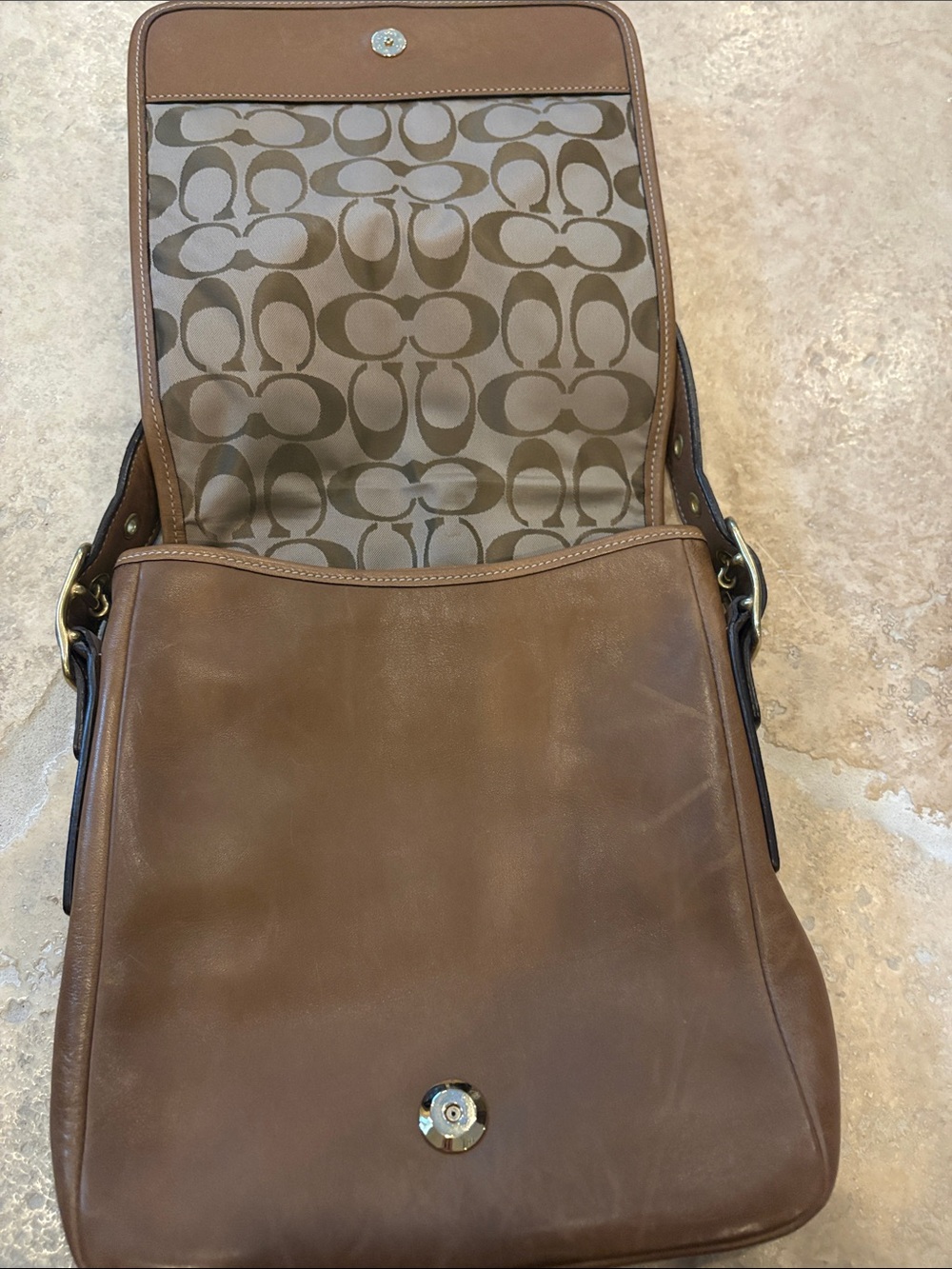 Coach Tan Leather Crossbody Bag with Gold Hardware - Picture 4 of 5